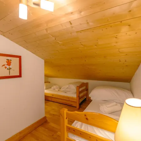 Alpine Duplex W/ Balcony & Fireplace - Happy Apartment