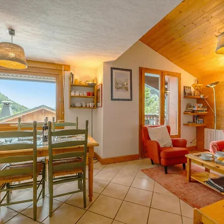 Alpine Duplex W/ Balcony & Fireplace - Happy *